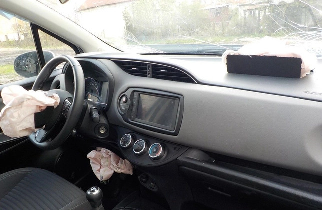 Toyota Yaris cena 20900 przebieg: 23514, rok produkcji 2019 z Stęszew małe 301